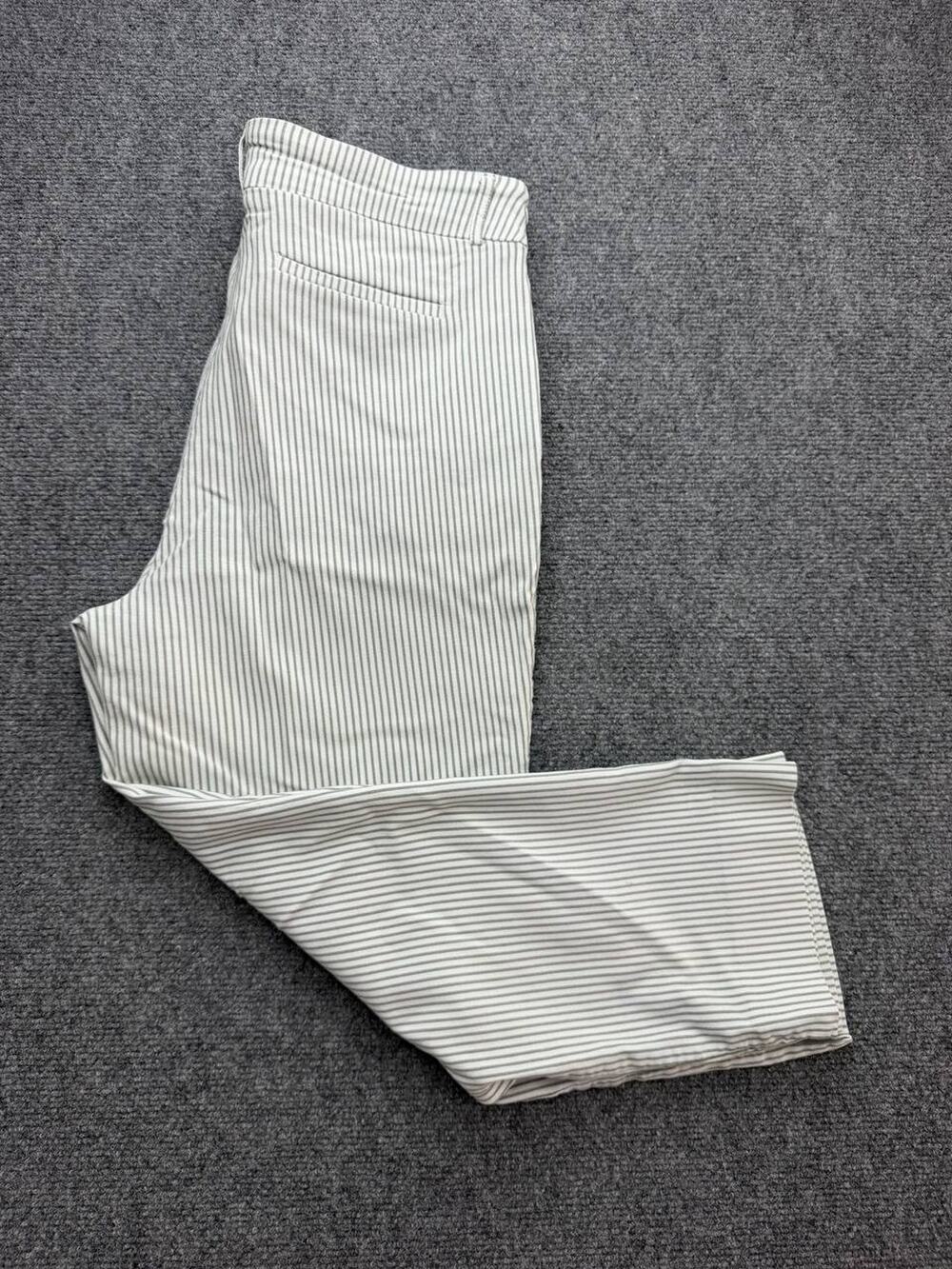 Hilary Radley Women's Pull On Ankle Pants Size XL Gray White Striped Stretch